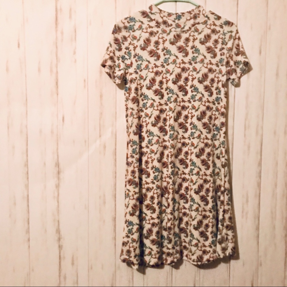 🌸 Floral print casual mini dress
